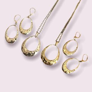 Stunning Necklace & Earrings Jewelry Set